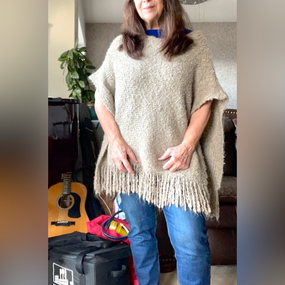 Italian Wool Poncho - Picture 3 of 4